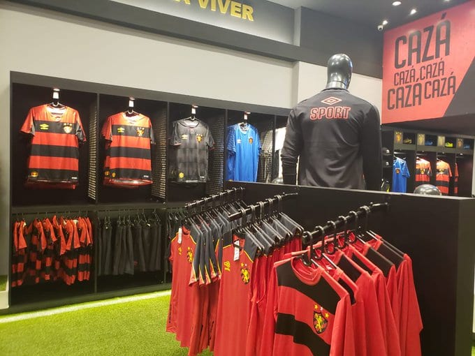Sport inaugura nova loja em shopping com direito a sessão de