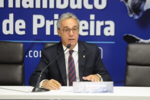 Sport observa Evandro Carvalho