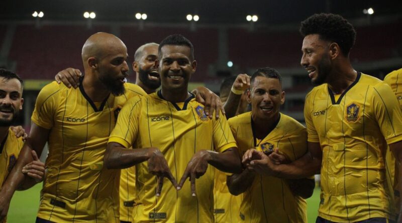 Renato Henrique acaba com o Sport