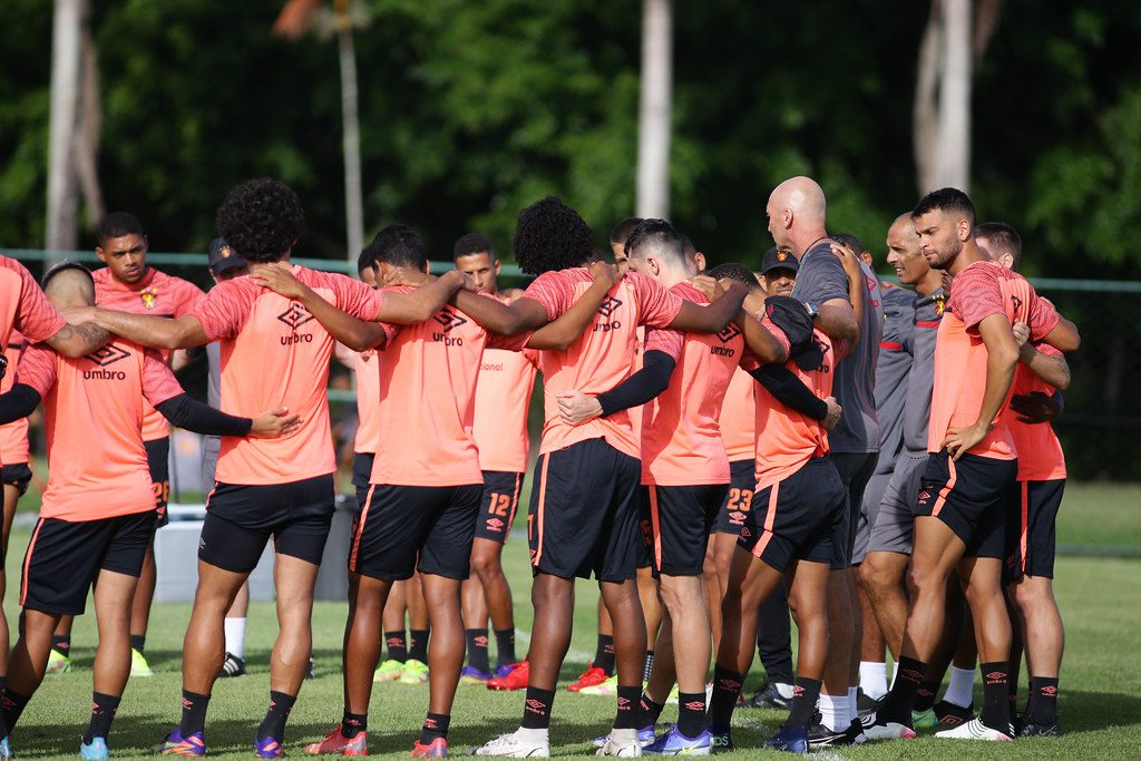 Sport pode ter cinco reforços