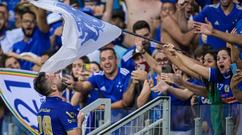 Sport vai atrás de meia do Cruzeiro