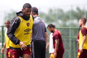 Sabino exalta bom momento da defesa do Sport