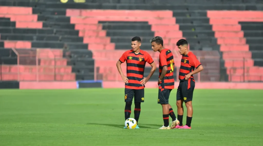 Sport vai jogar contra o Palmeiras na Segunda-feira (06), as 15h, na Ilha do Retiro