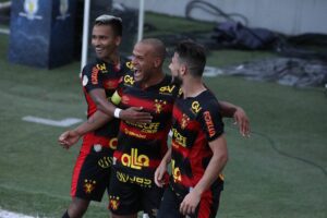 Sport tentou repatriar Leandro Barcia