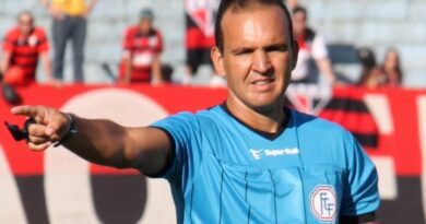 Andre Luiz de Freitas Castro apita Sport e Guarani