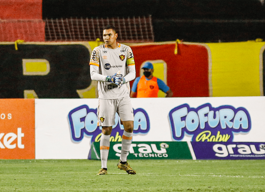 Futuro de Maílson segue indefinido no Sport