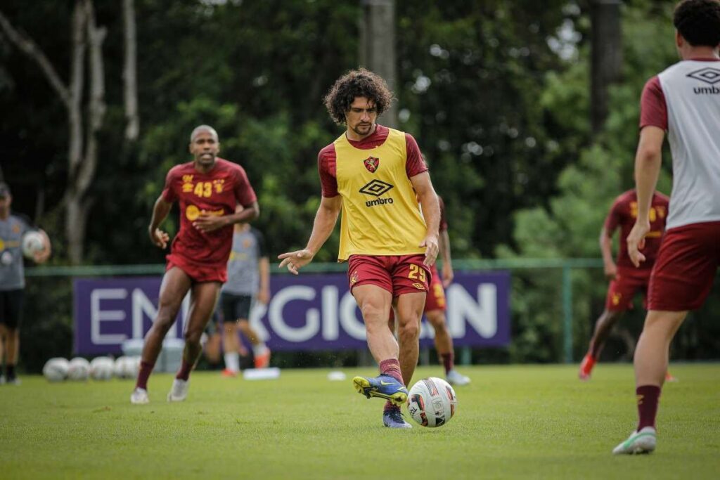 Treta no Sport entre César Lucena e Blas Cáceres