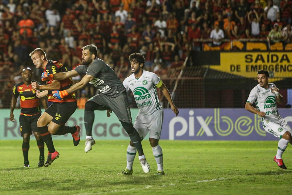 Sport vence a Chapecoense na Ilha do Retiro