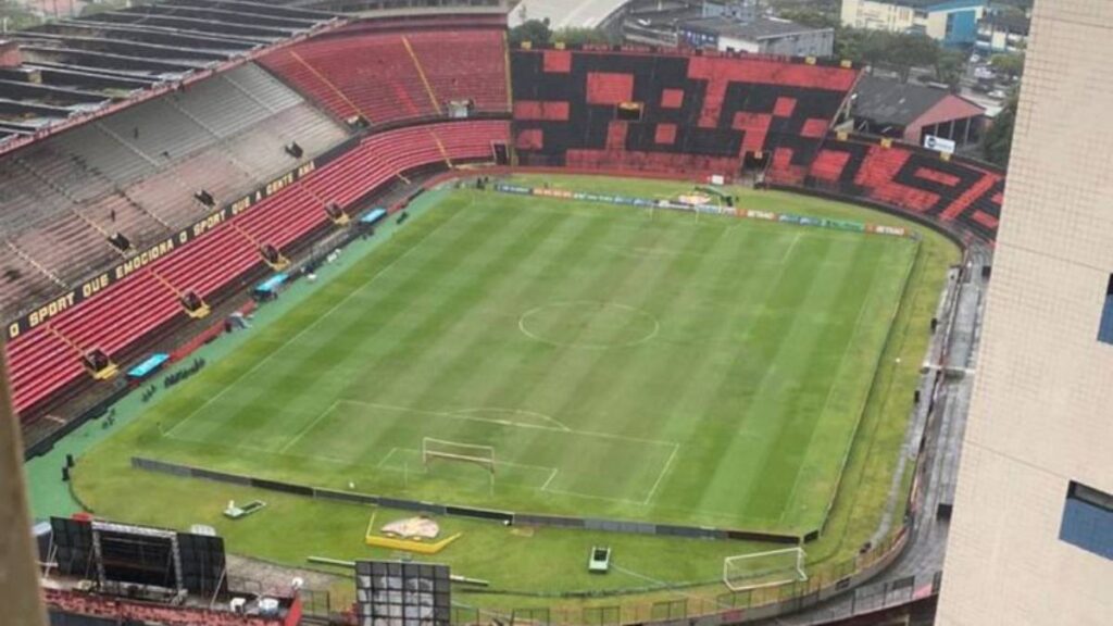 Gramado do Sport em boas condições