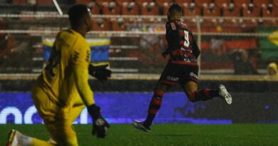 Rafael Elias comemora seu primeiro gol contra o Sport - Foto: Miguel Schincariol/Ituano FC