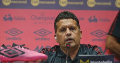 Claudinei Oliveira, técnico do Sport