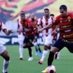 Sport encara o Náutico na Ilha do Retiro