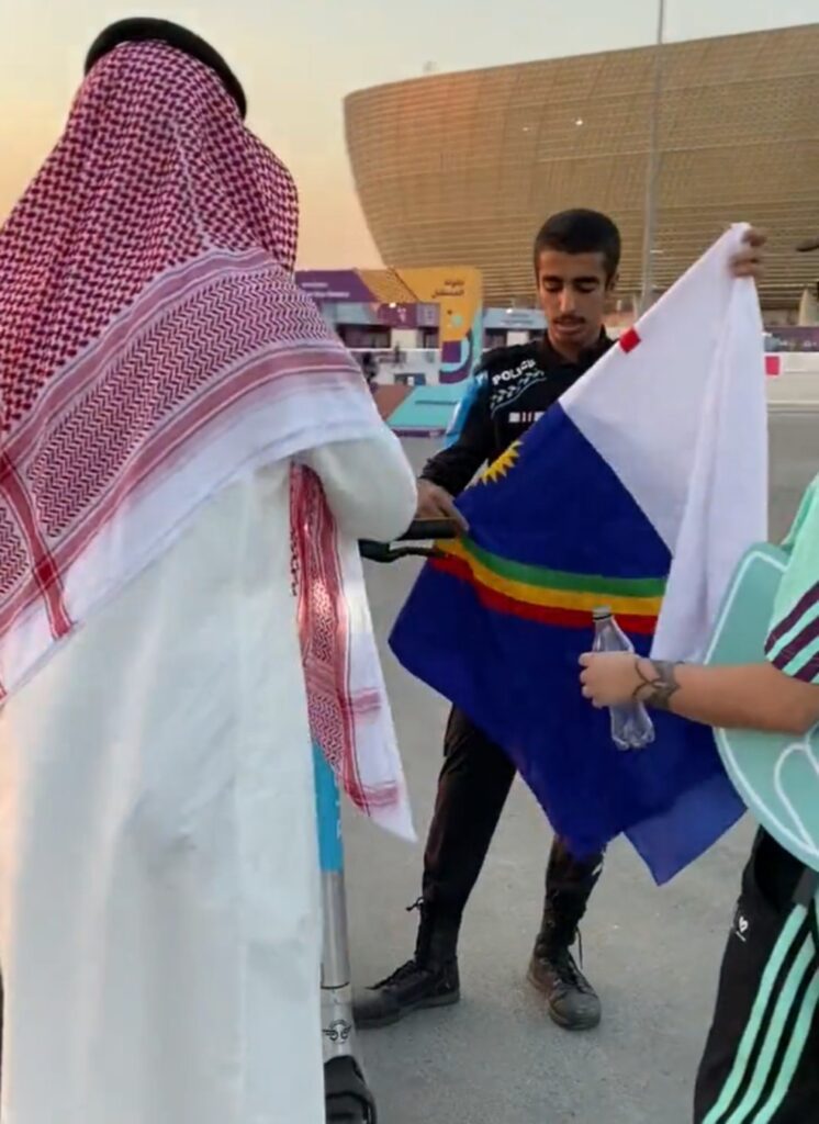 Sport de olho! Bandeira de Pernambuco é confundida com LGBTQIAP+ e gera abordagem no Catar; vídeo