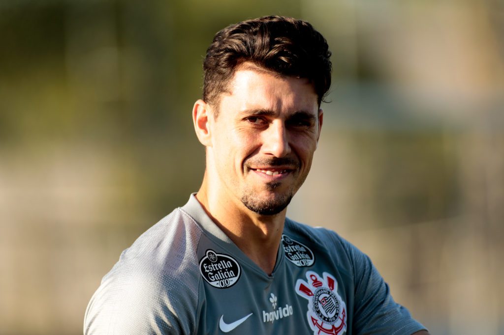 Sport de olho no Corinthians