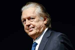 Sport: Deputado federal Luciano Bivar discursa contra modelo SAF no Sport.