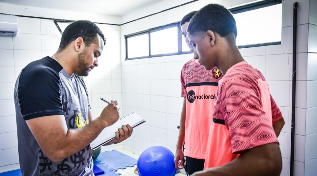 Sport de olho na base