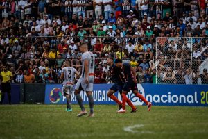 Sport vence o Central