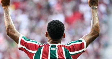 Sport demonstra interesse por atacante do Fluminense