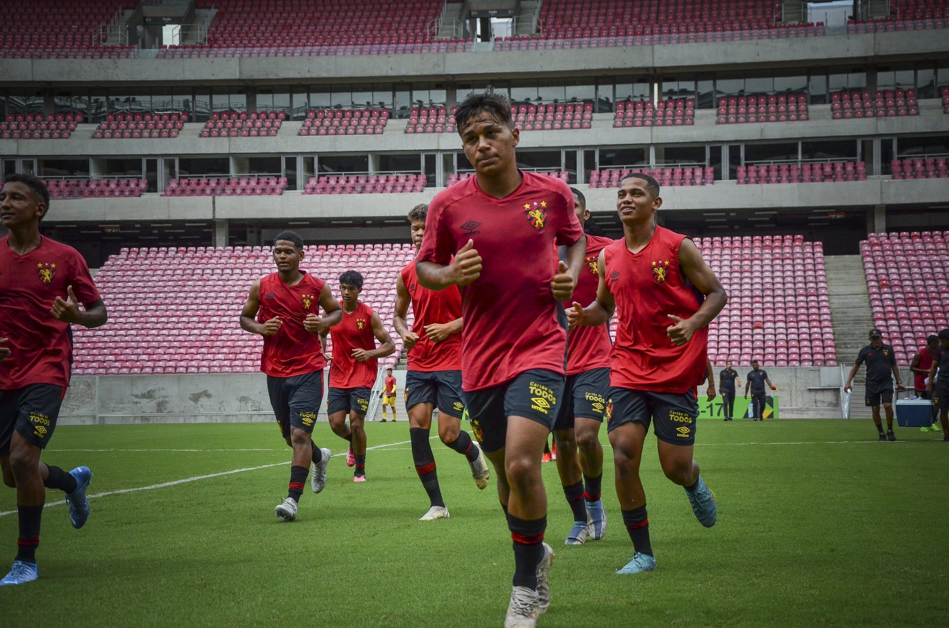 Leões da Base: Sub-17 encara o Athletico nesta terça pela ida da