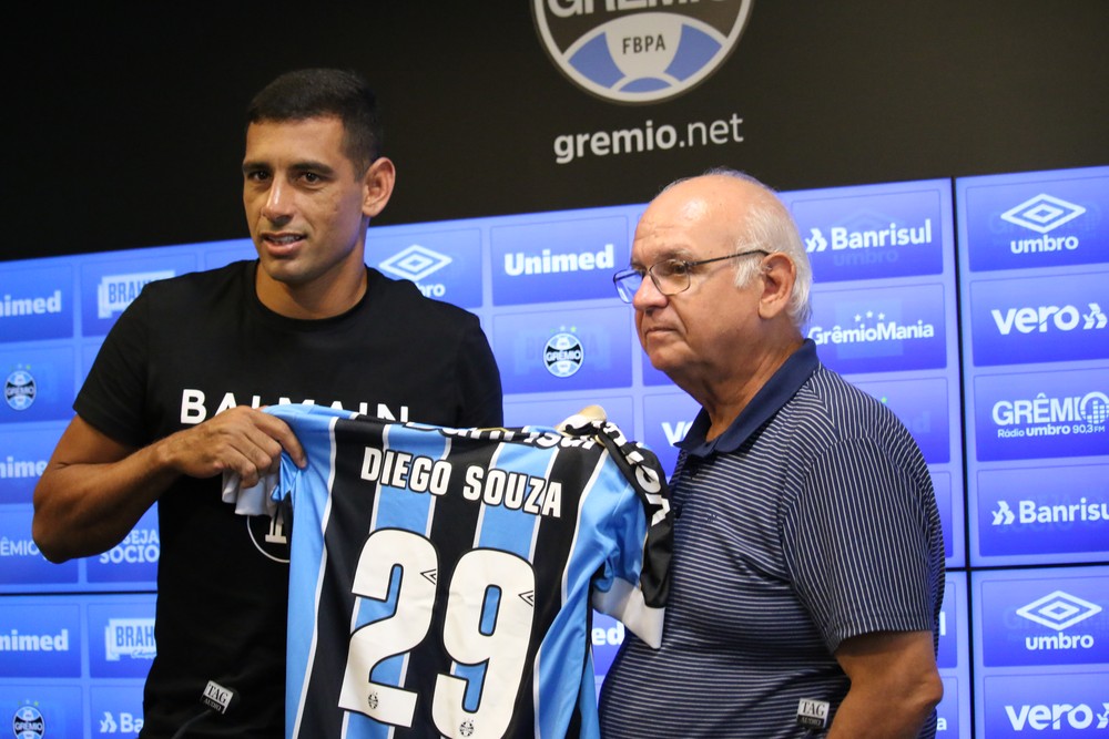 Sport de olho em Diego Souza