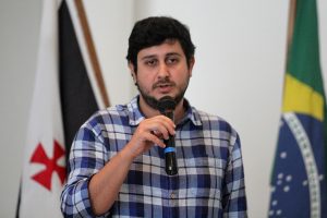 Sport de olho na Umbro