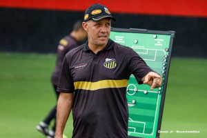 Sport de olho em Eduardo Baptista