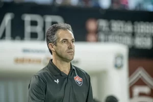 Sport de olho em Léo Condé