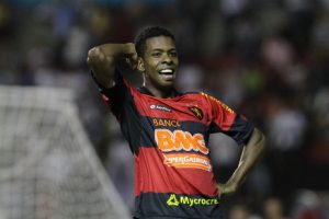 Sport de olho em Moacir