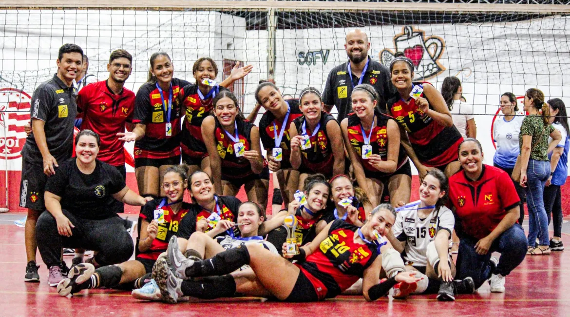 Sport/INE fecha disputa do Brasileiro Interclubes de Vôlei Feminino Sub-17  com ponteira de Pernambuco na seleção - Esportes DP