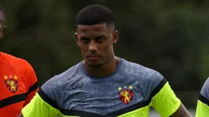 Flávio Souza deixa o Sport