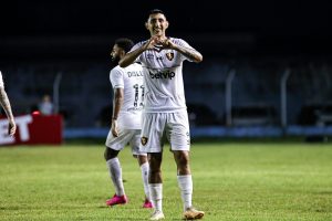 Alan Ruiz, Sport