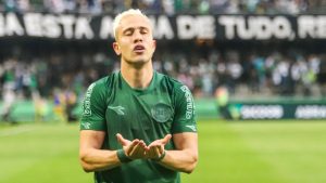 Meia que foi alvo do Sport surpreende e acerta com Novorizontino; saiba mais - Foto: Divulgação/Coritiba