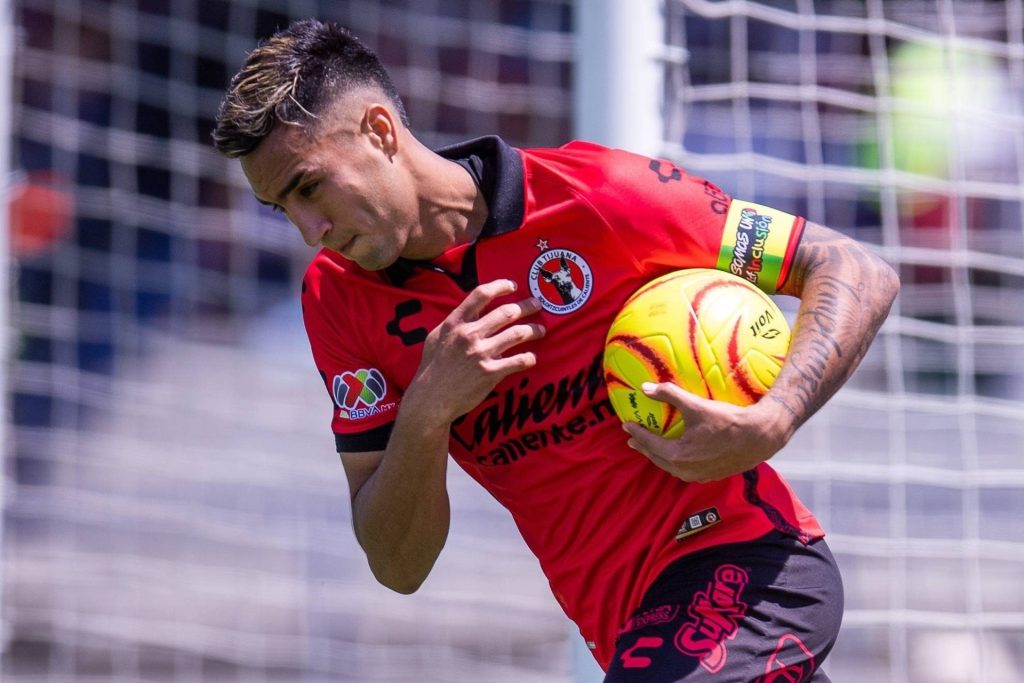BIDOU! Volante está regularizado e pronto para estrear pelo Sport (Foto: Jose Luis Melgarejo/MEXSPORT)