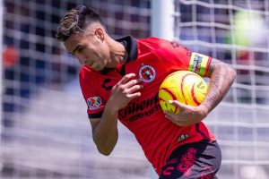 BIDOU! Volante está regularizado e pronto para estrear pelo Sport (Foto: Jose Luis Melgarejo/MEXSPORT)