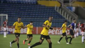 Ferroviário-CE 1x2 Sport: Leão vence com gol e assistência de reforço milionário - Foto: Lucas Emanuel/AGIF