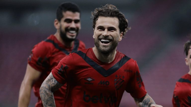 Sport anuncia vínculo definitivo com Lucas Lima | Foto: Jailton JR