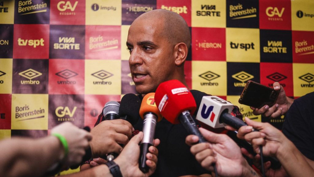 "Teve muito a cair": Pepa aponta falta de criatividade do Sport no Clássico das Multidões - Foto: Paulo Paiva / Sport