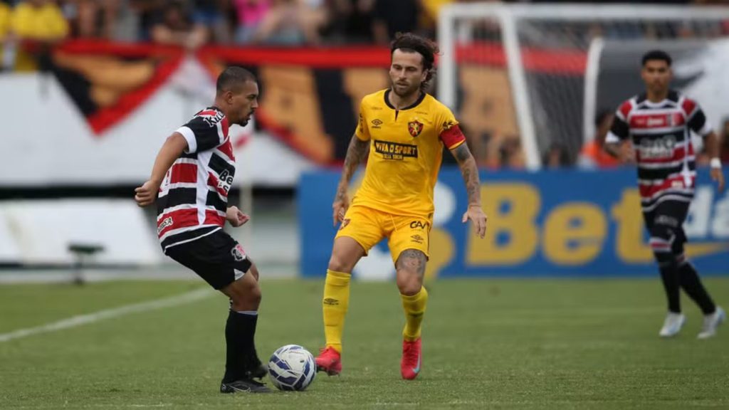 Lucas Lima lamenta derrota e afirma que Sport dominou o clássico: "Estava em nossas mãos" - Foto: Marlon Costa/AGIF