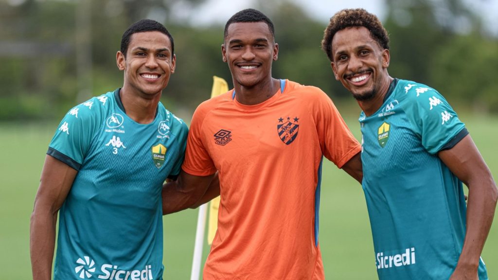 Sport treina no CT do Cuiabá e Lateral reencontra velhos amigos; veja - Foto: Redes sociais/X