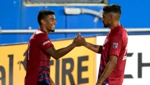 Sport entra na briga com Peñarol e Bolívar por atacante colombiano do Santa Fe