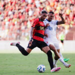 Sport e Bahia empatam sem gols em jogo intenso na Ilha do Retiro