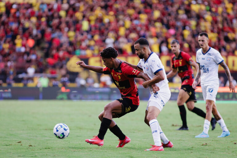 Sport e Bahia empatam sem gols em jogo intenso na Ilha do Retiro