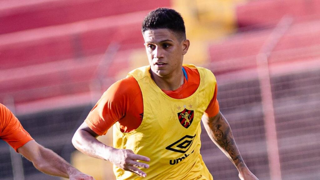 Gustavo Maia, Sport