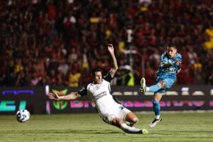 Sport vence o Corinthians