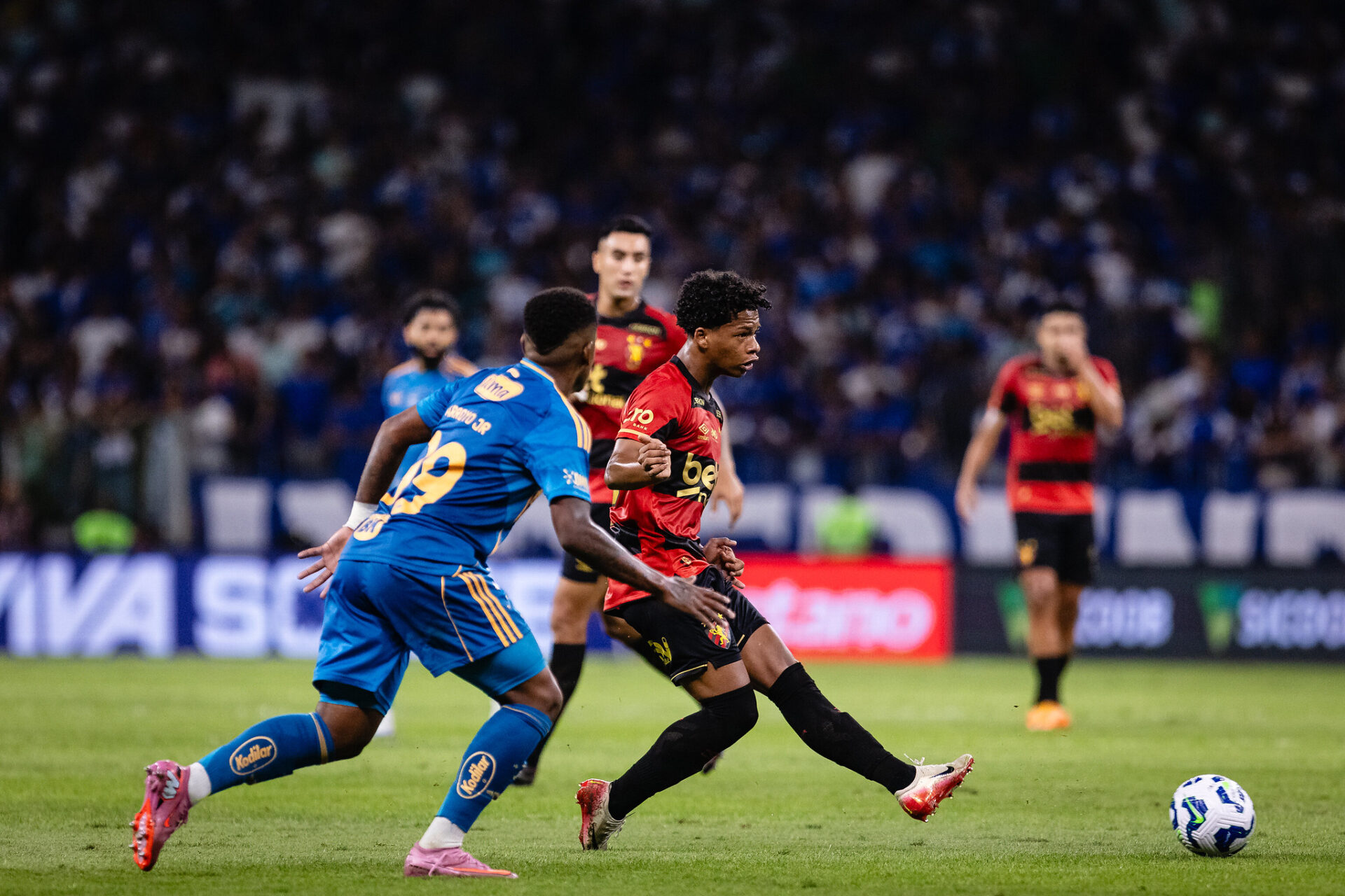Cruzeiro x Sport Recife no Mineirão: Empate deixa time celeste fora do páreo direto pelo título do Brasileirão