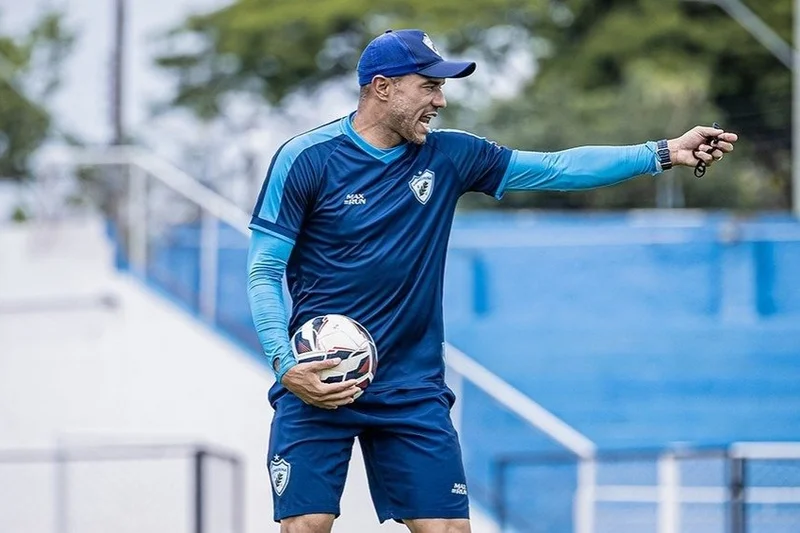 Sport busca novo treinador