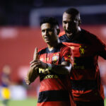 Sport vence o Retrô