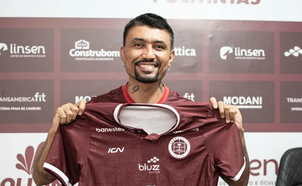 Apos-18-anos-Kieza-volta-para-a-Desportiva0029092200202602051834 Sport de olho em Kieza