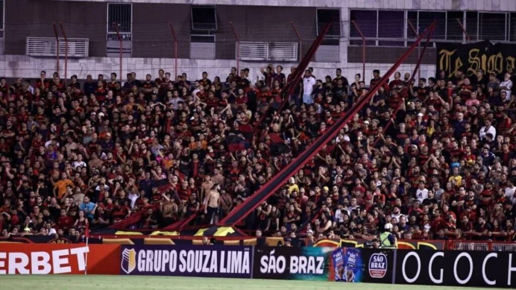 Torcida do Sport nos Aflitos