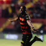 Sport vence o Retrô